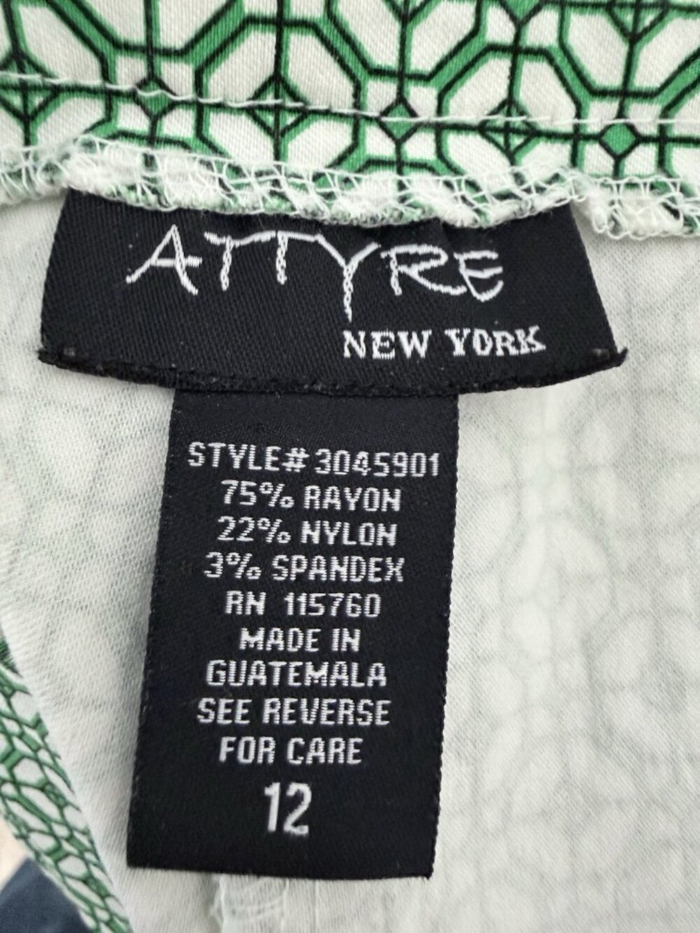 Attyre New York Women’s Pants Size 12 Green White Geometric Coastal Vacation - Picture 4 of 4